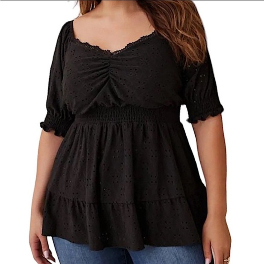 TORRID‎ 6X Black Eyelet Smocked Waist And Sleeve Sweetheart Top NWT